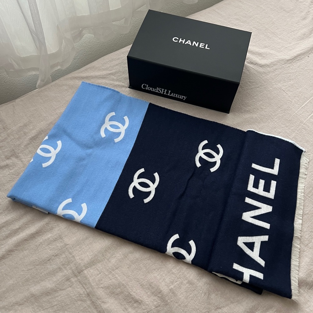 Auth BNIB Chanel CC Logo Wool Scarf Navy & Blue